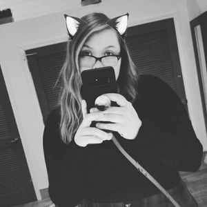 Meet your Posher, Crystal